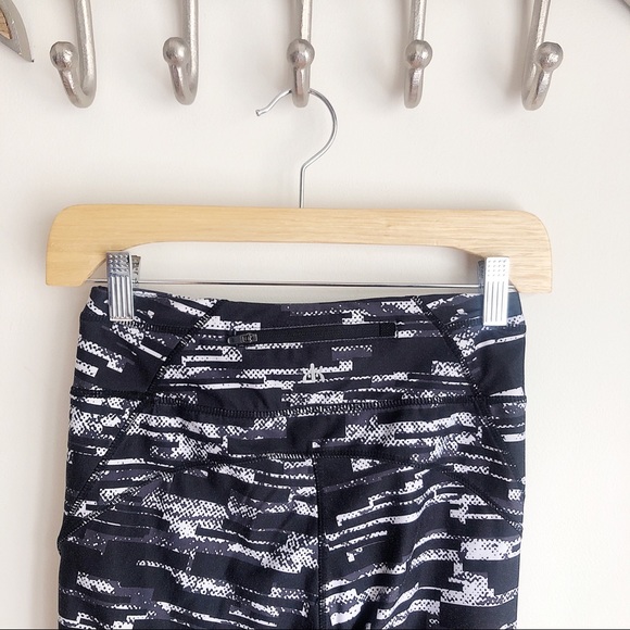 ✨Kyodan Abstract Leggings✨ - Picture 4 of 4